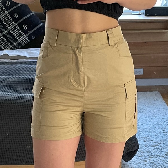 Beige Cargo Shorts - Picture 3 of 7